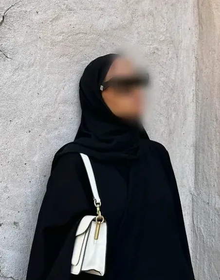 Cara, 26