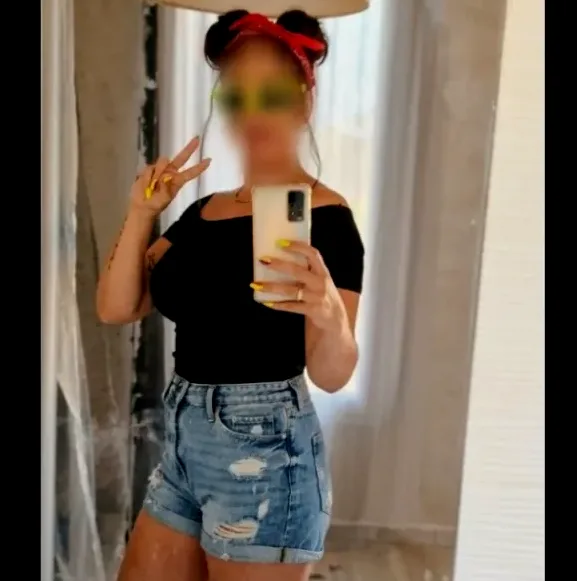 Chiara, 37