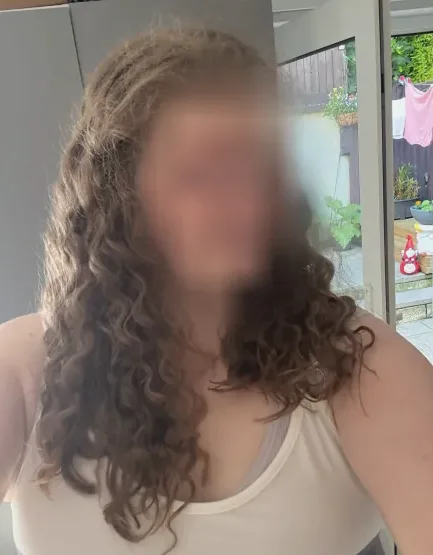 Kira, 29