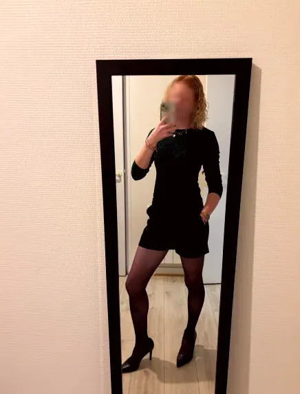 Laura, 25