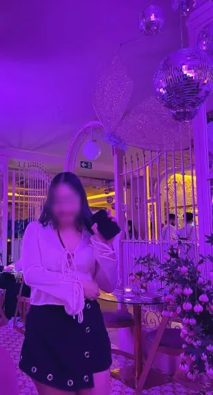 Lilly, 31