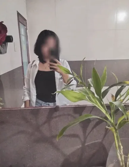 Maja, 25