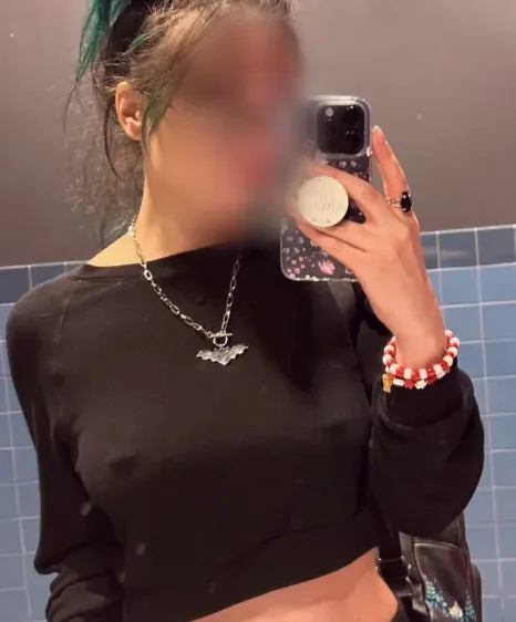 Paula, 28
