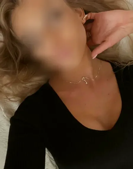 Saskia, 37