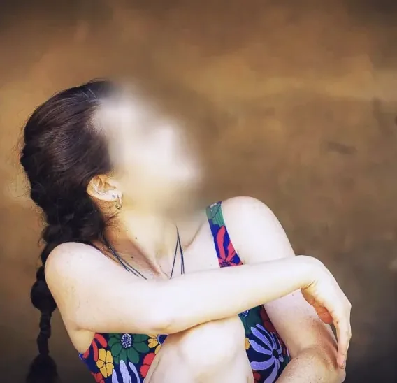 Zeynep, 19